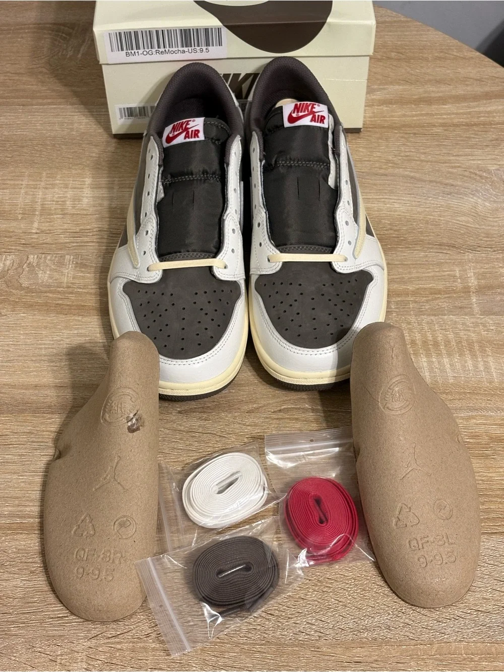Jordan 1 low × Travis Scott Reverse Mocha